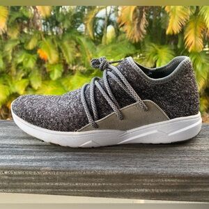 Vessi Waterproof Women’s shoes Size 7